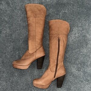 🚫SOLD🚫Tan heeled boots